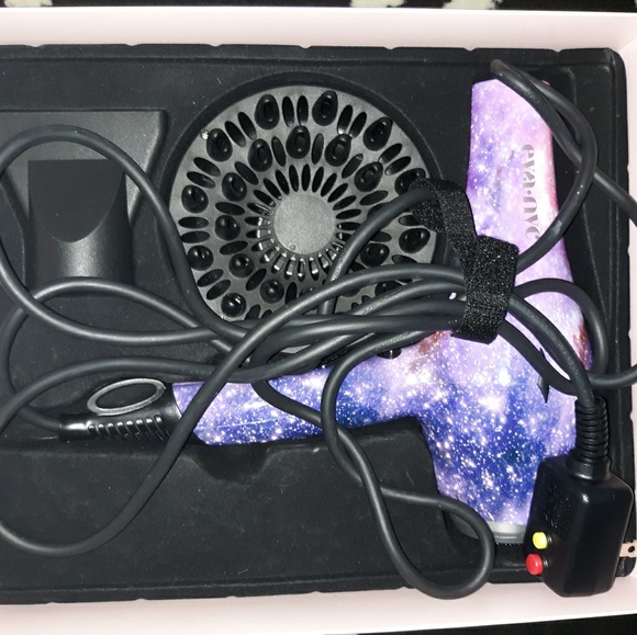 Hairdryer - Picture 2 of 2